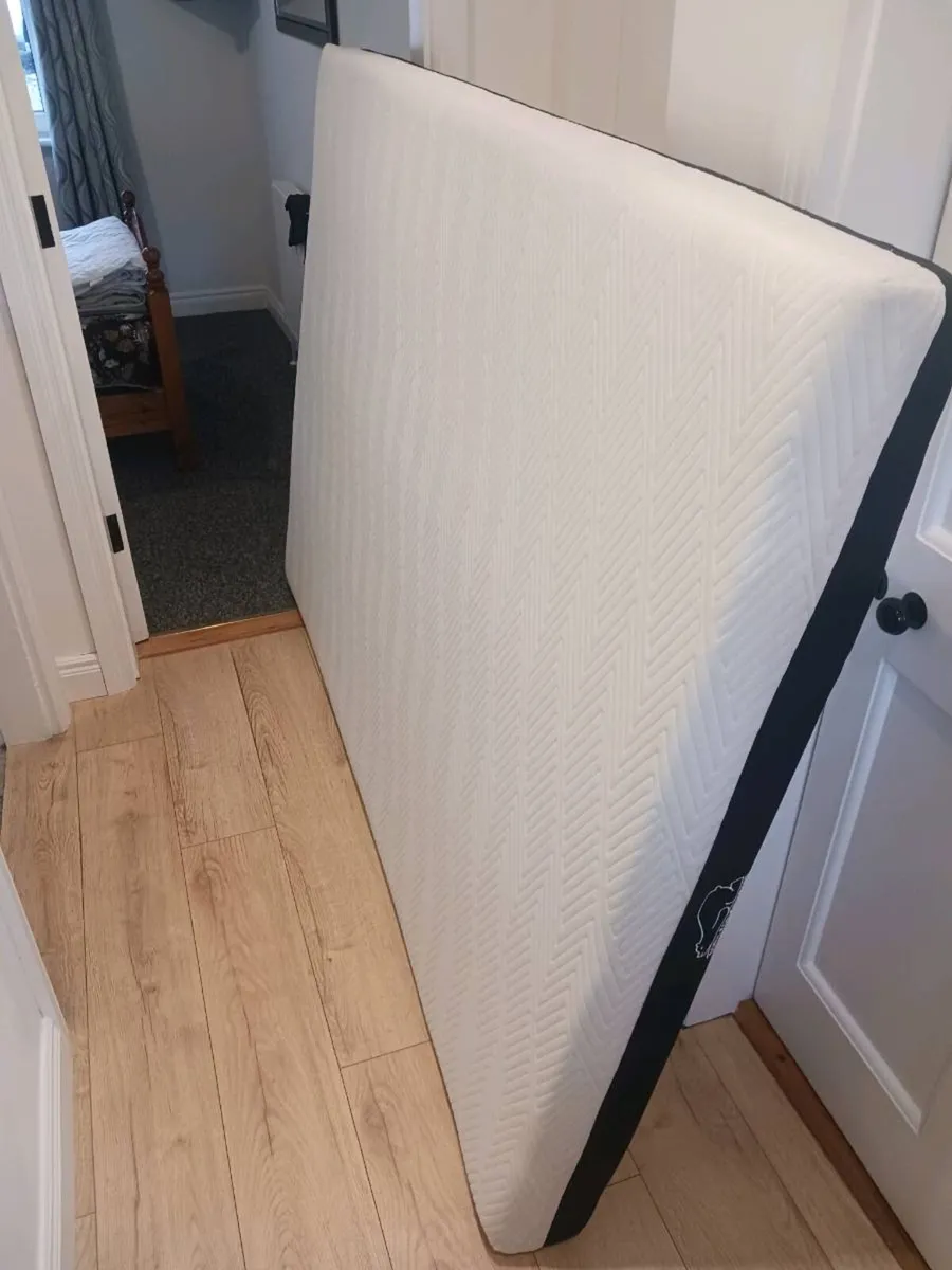 Double memory foam mattress. - Image 1