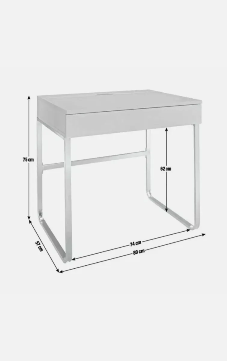 Dressing table / or small desk
White gloss - Image 2