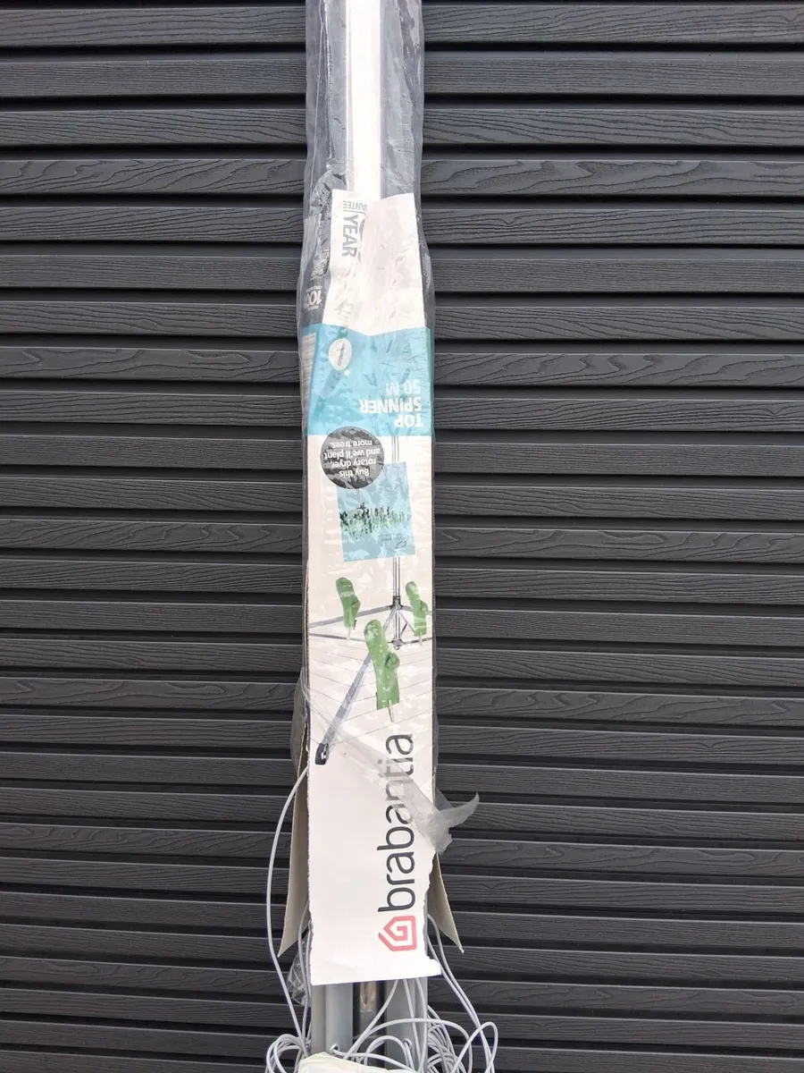 Brabantia Rotary Outdoor Clothes Line - Image 2