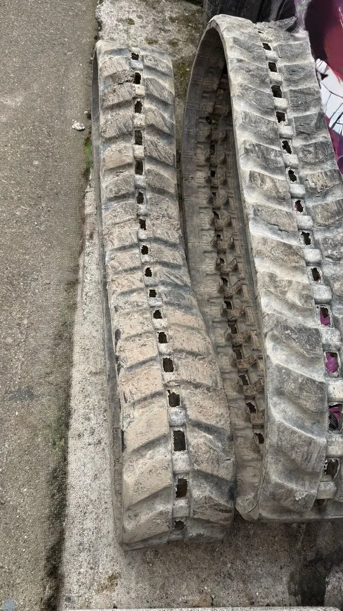 Kubota micro digger tracks - Image 3