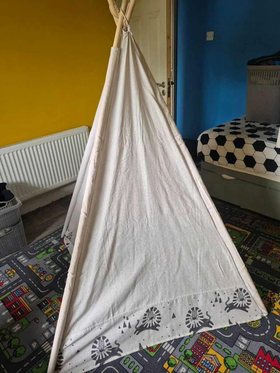 Kids play Teepee - Image 2