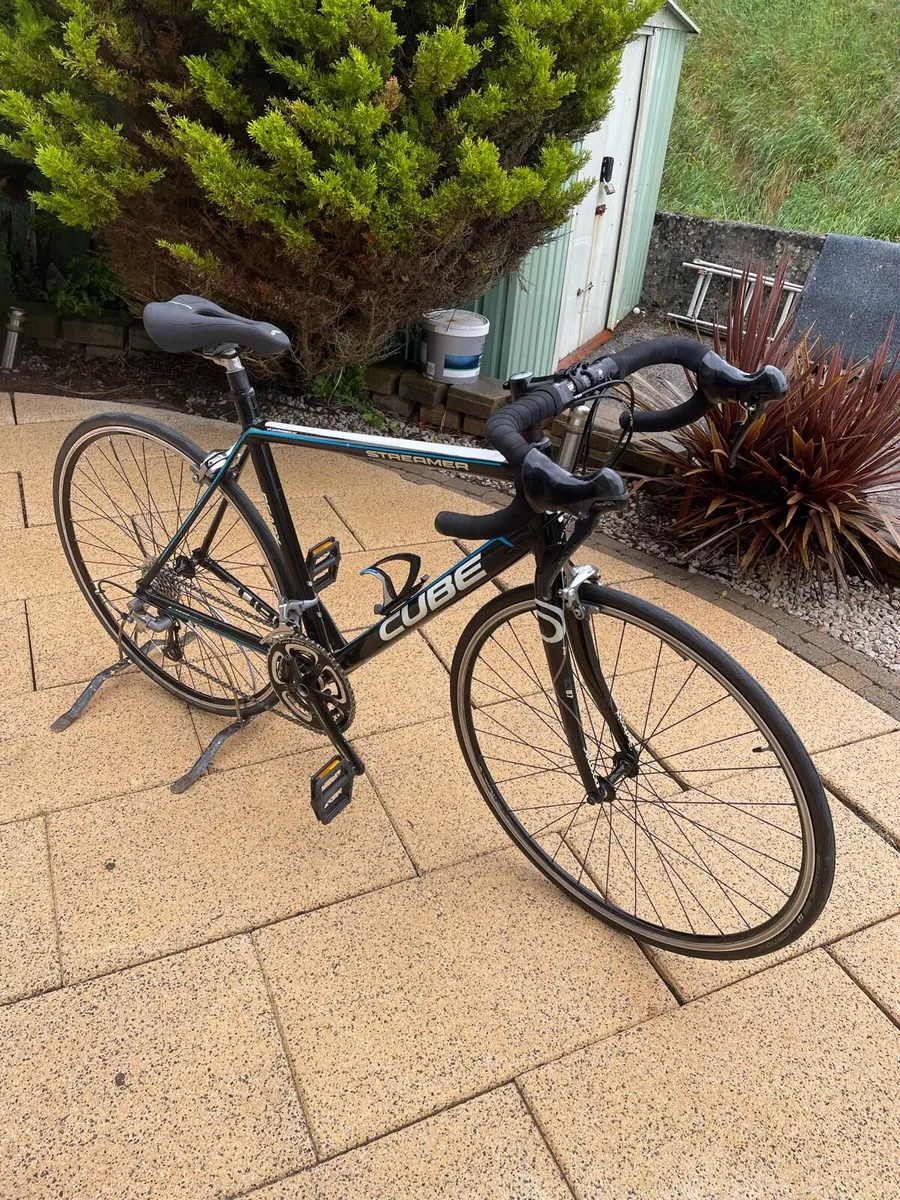 Cube streamer road bike - Image 1