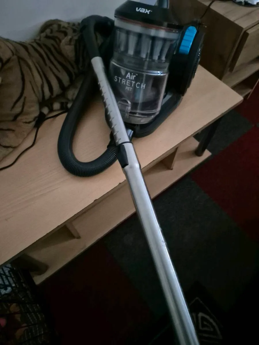 VAX AIR STRETCH HOOVER - Image 2