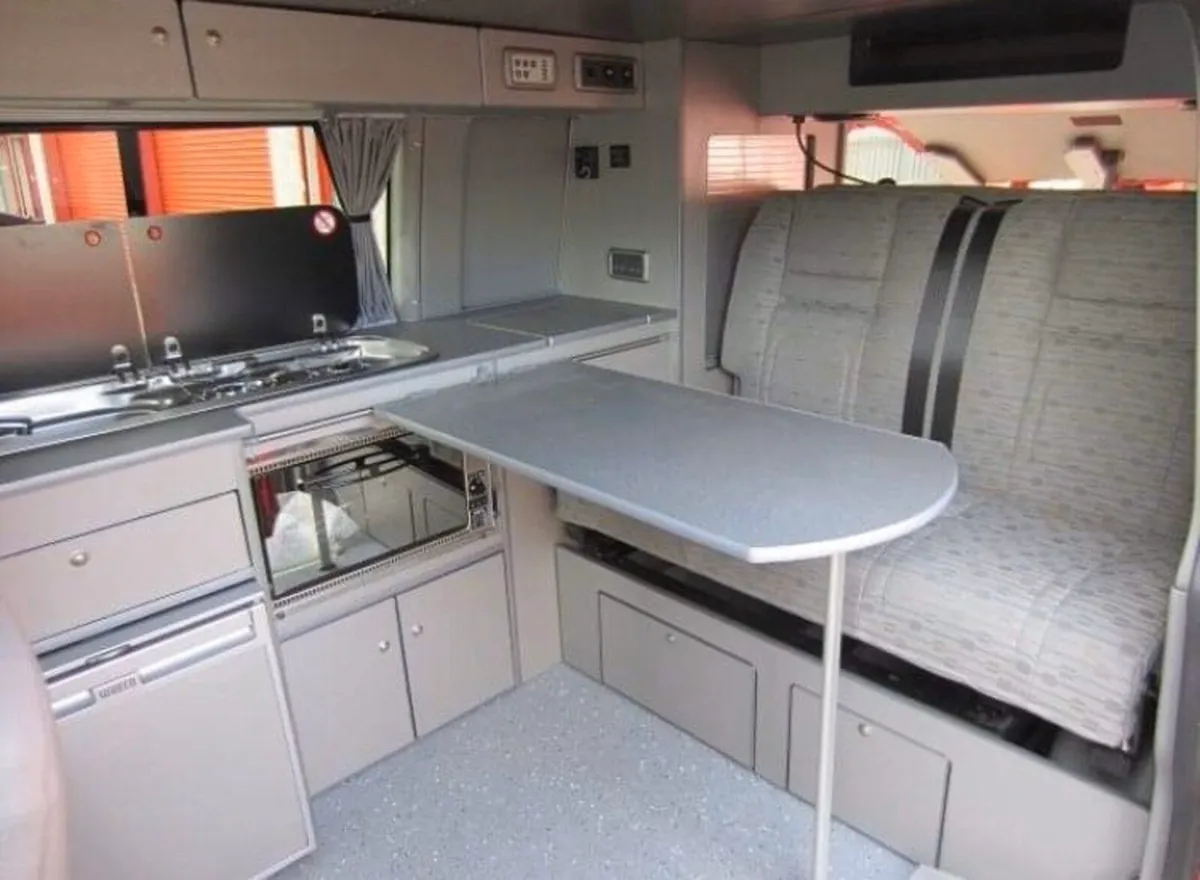 Volkswagen Transporter - Image 3