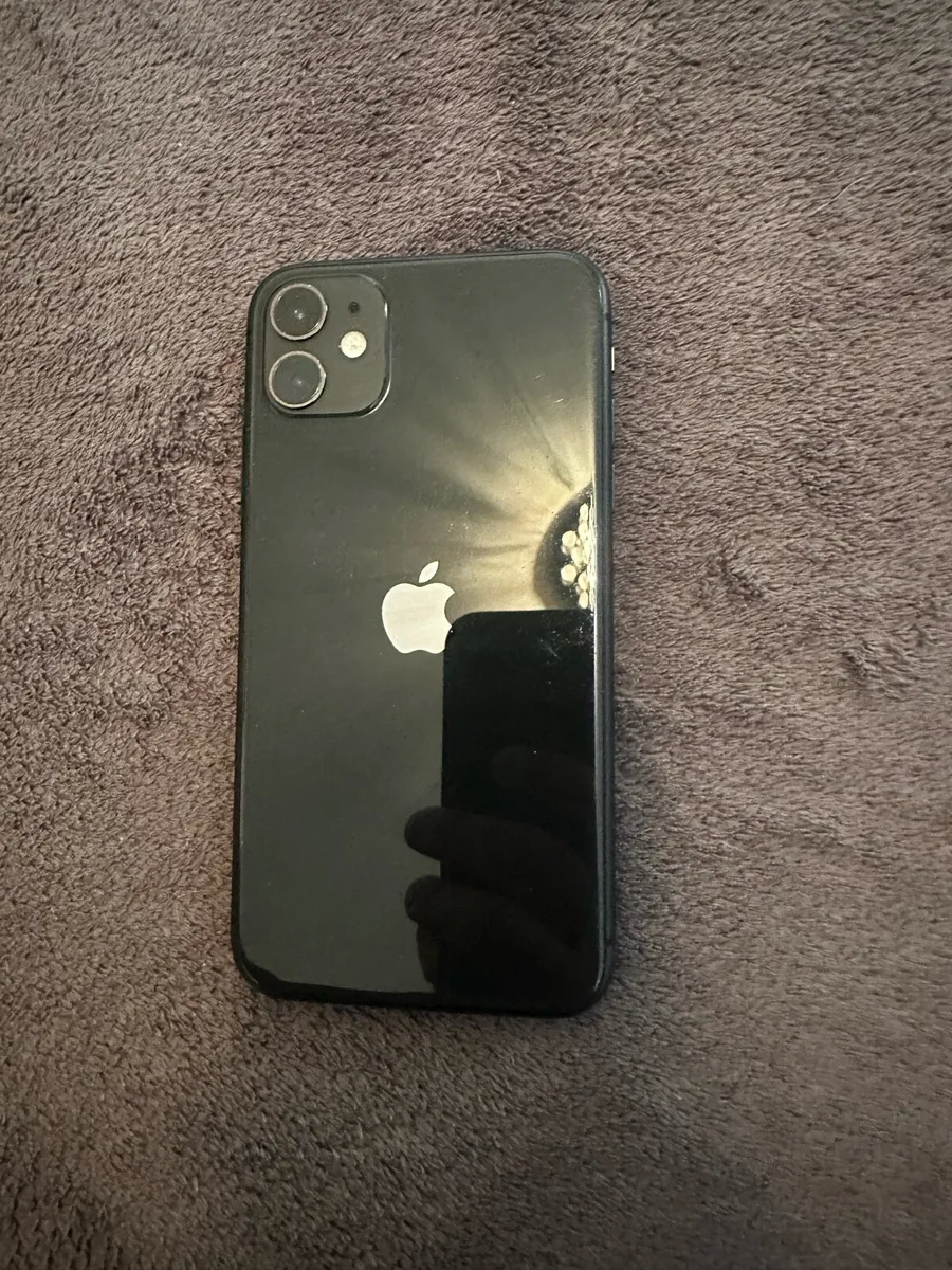 iPhone 11 unlocked - Image 1