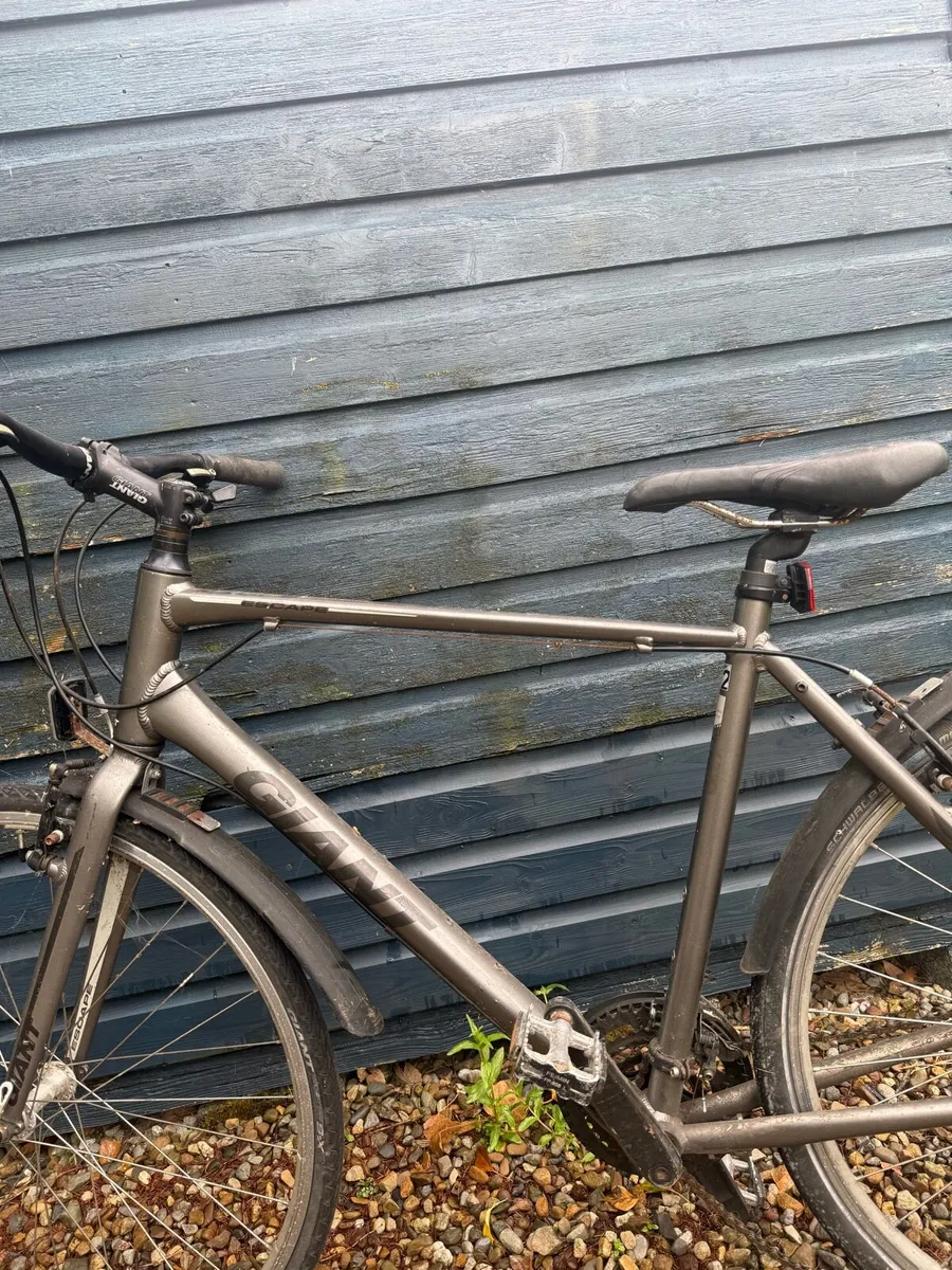 Bike Giant Escape - Image 1