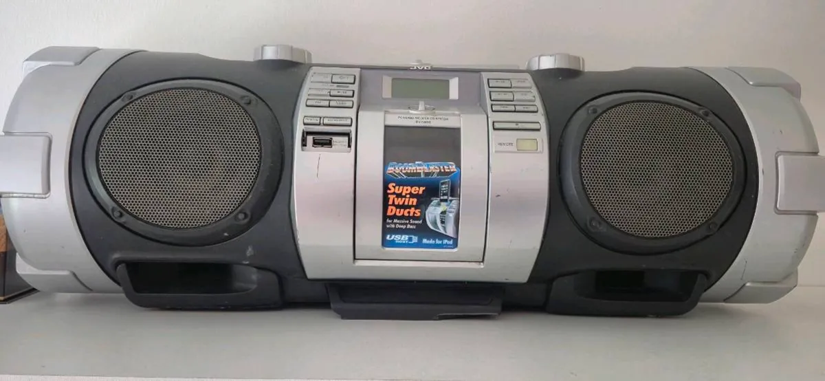 JVC Twin Ducts portable speaker