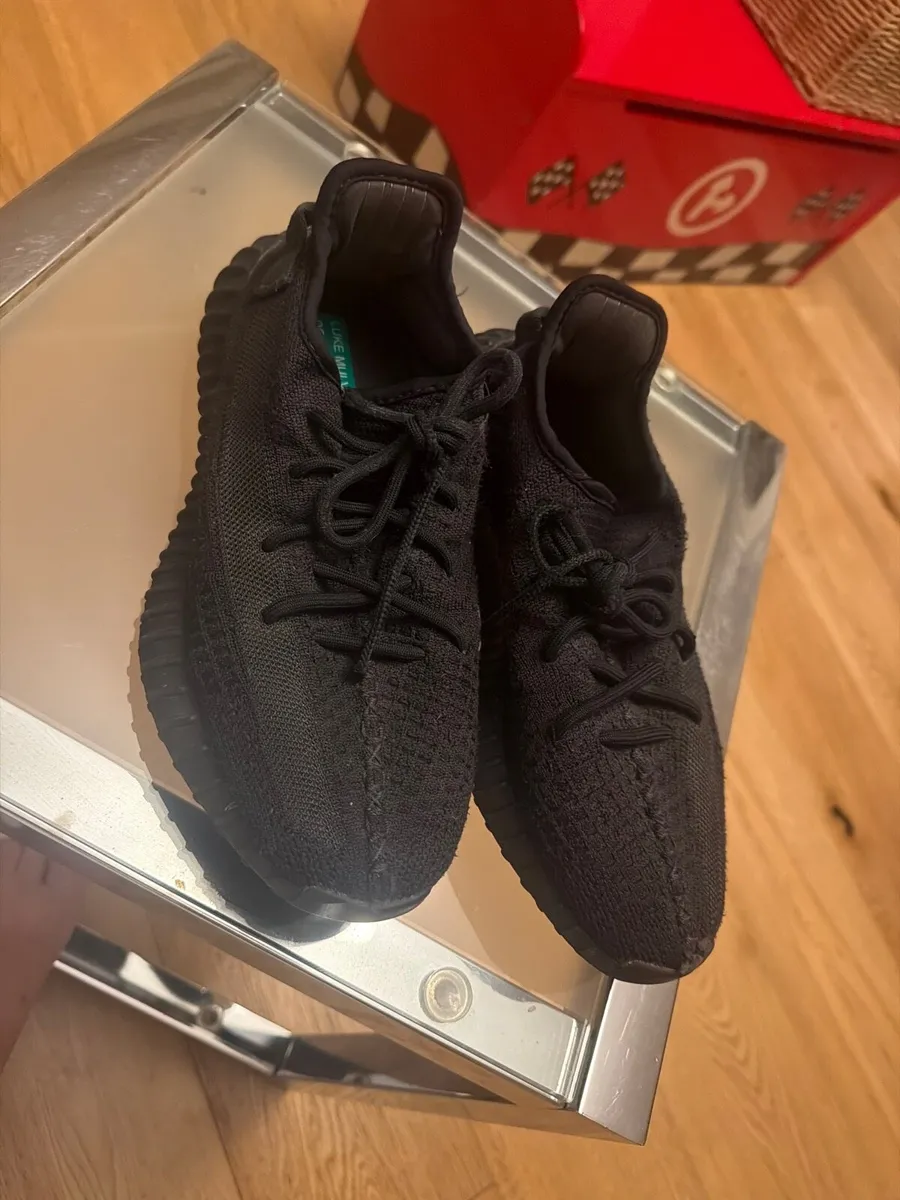 Yeezys Size uk 7