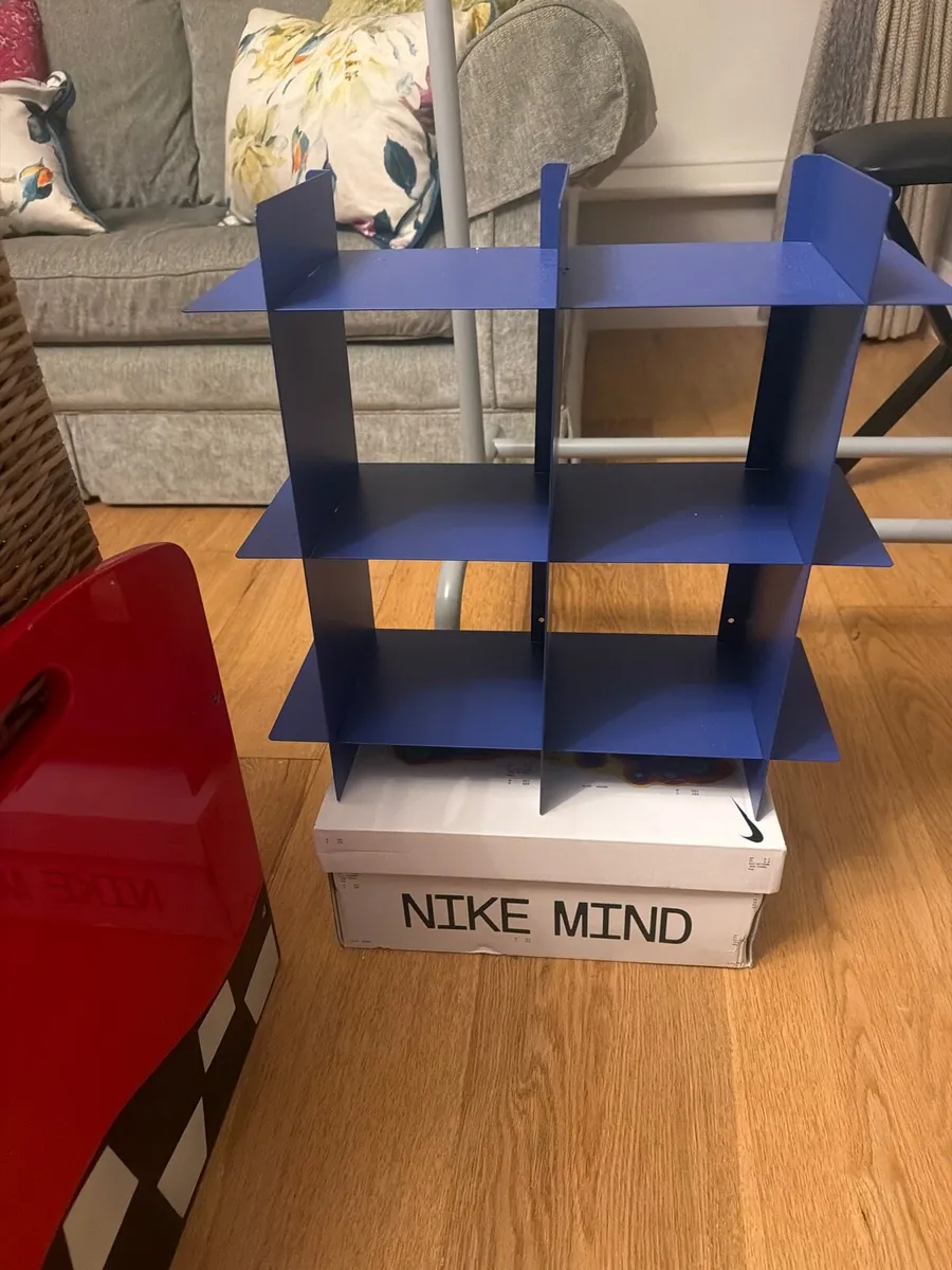 Metal shelving unit - Image 1