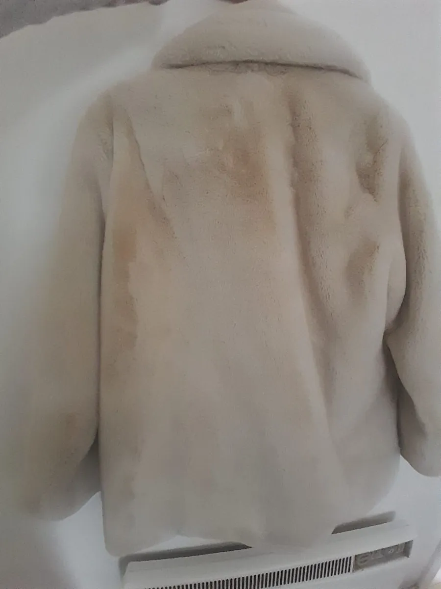 Coat stradivarius fake fur size S - Image 3