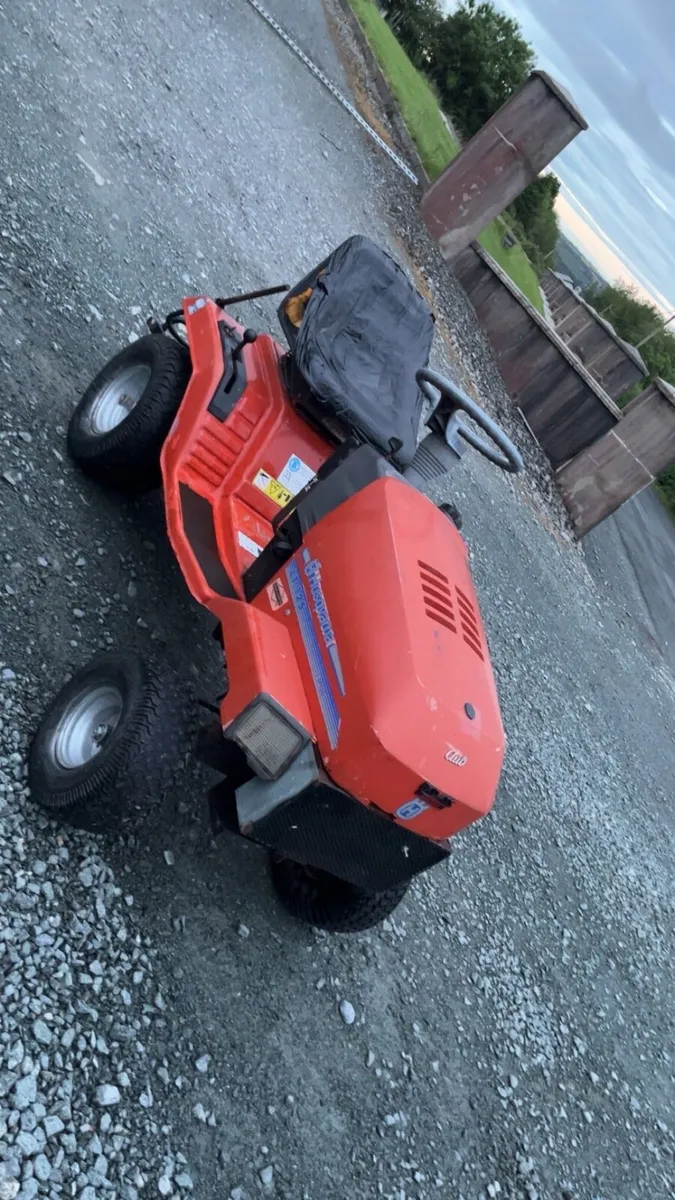 Sit on mower - Image 2