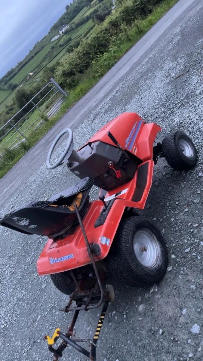 Sit on mower - Image 4