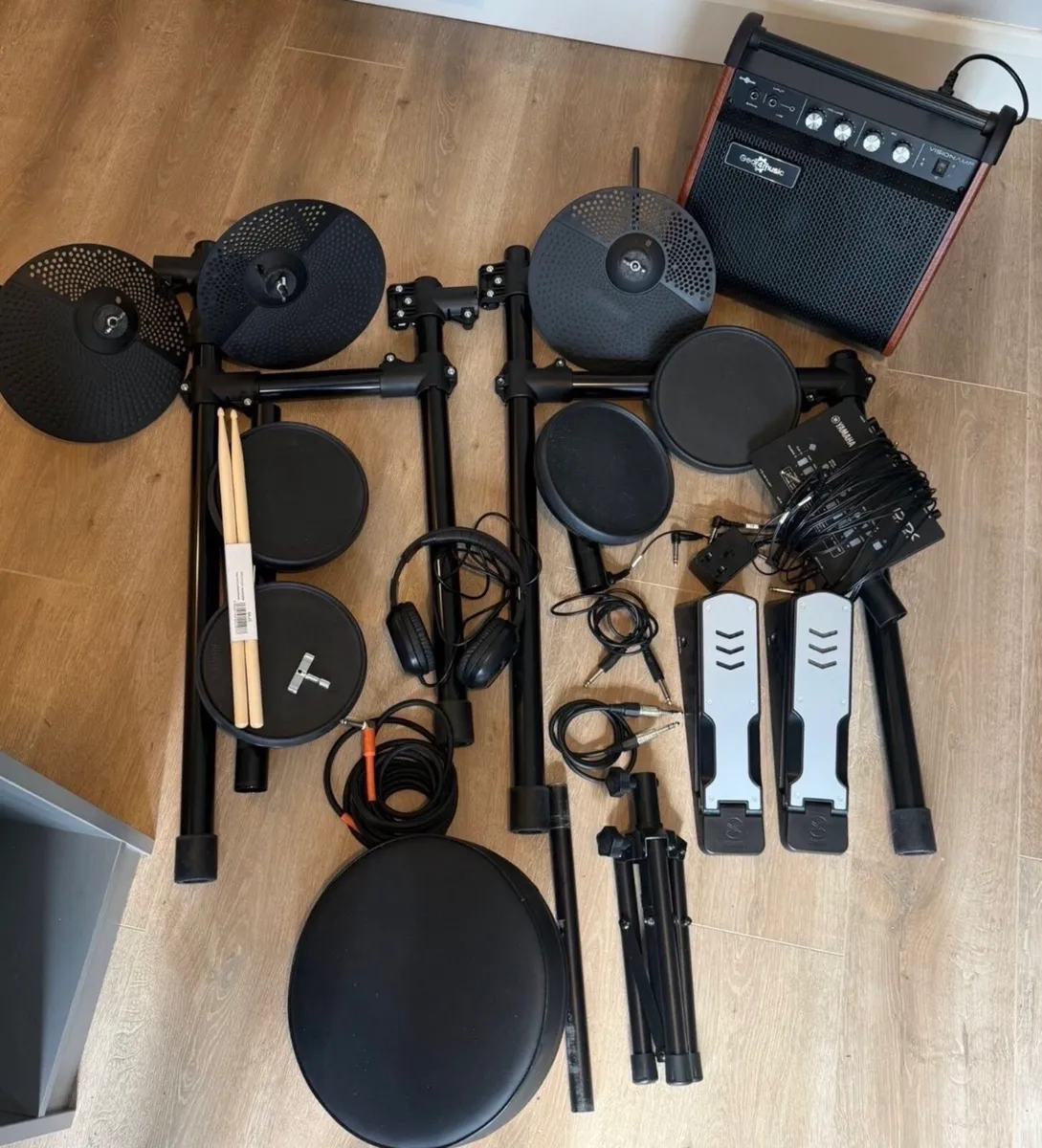 Yamaha DTX402K Electronic Drum Kit Bundle - Image 2