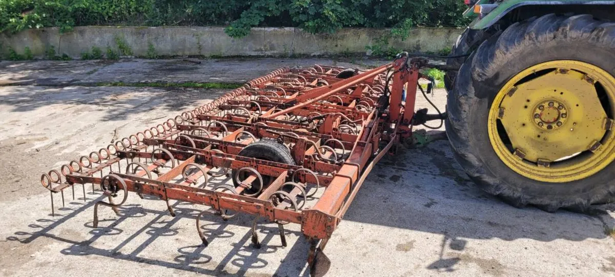 Kverneland Folding Spring Tine Harrow/Cultivator - Image 2