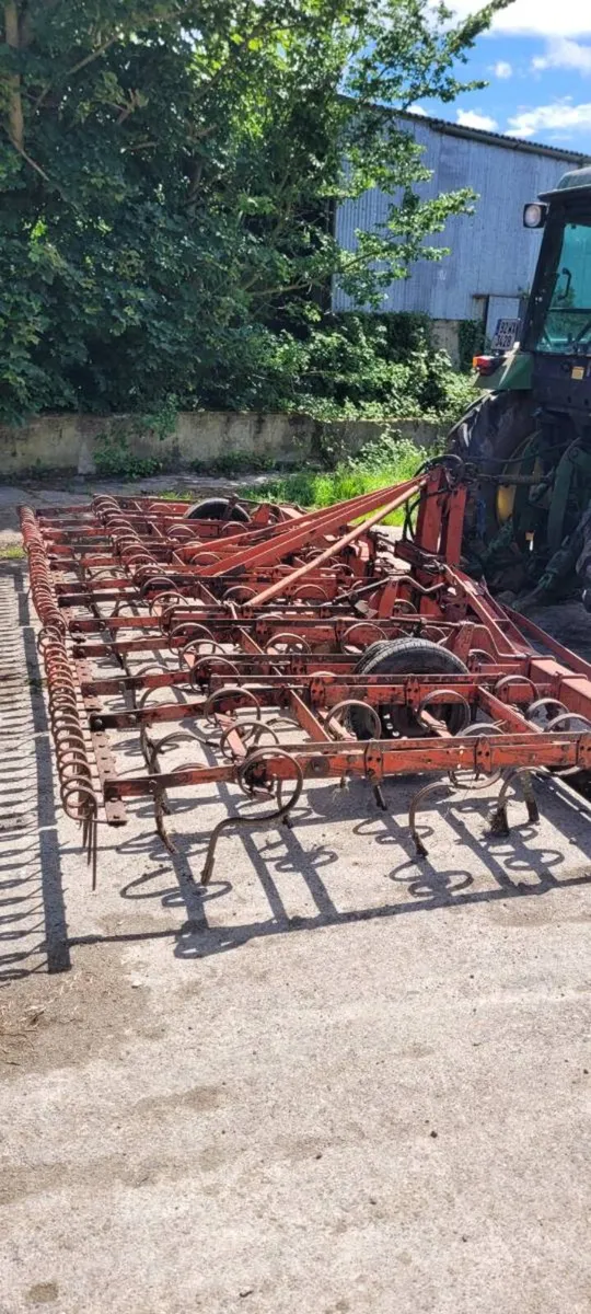 Kverneland Folding Spring Tine Harrow/Cultivator - Image 3