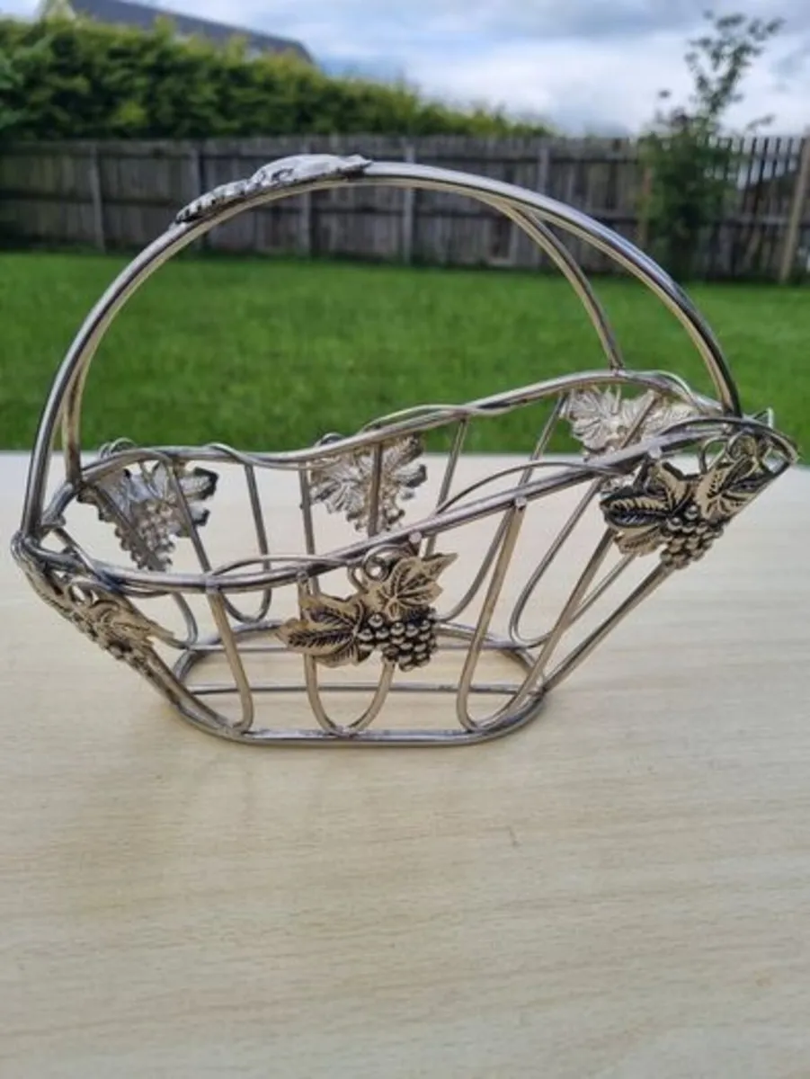 Silver-plated wine basket by Silea - Image 1