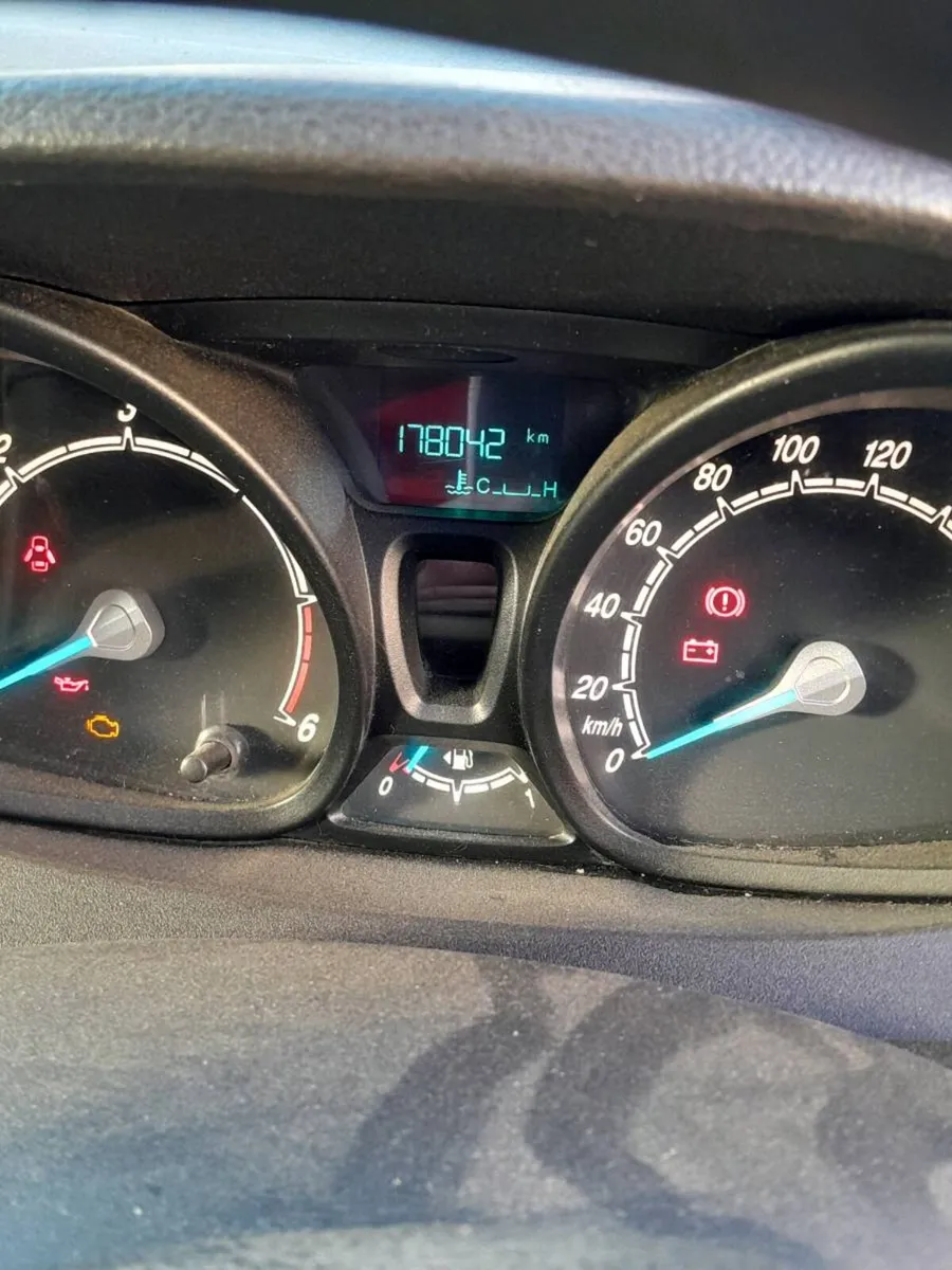 Ford Transit Connect - Image 2