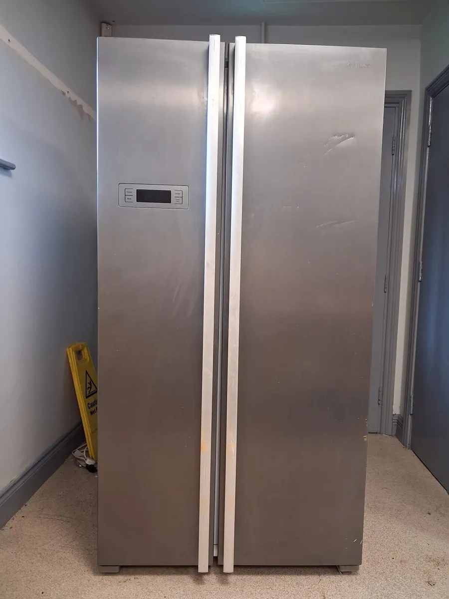 Large side-by-side fridge freezer - Image 1