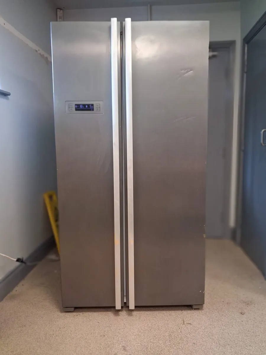 Large side-by-side fridge freezer - Image 2