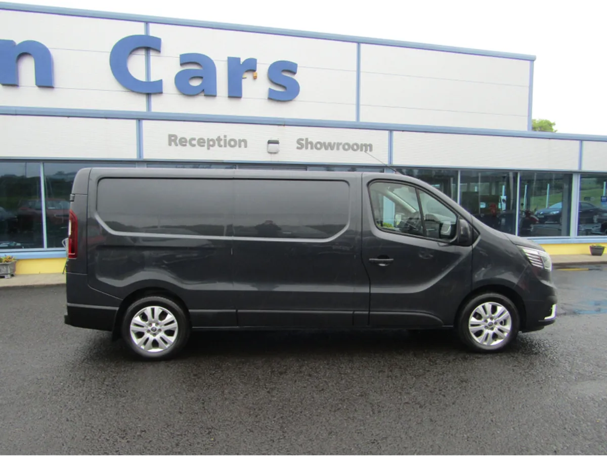 Renault Trafic LL30 BLUE DCI 150 AUTO EDC SPORT - Image 3