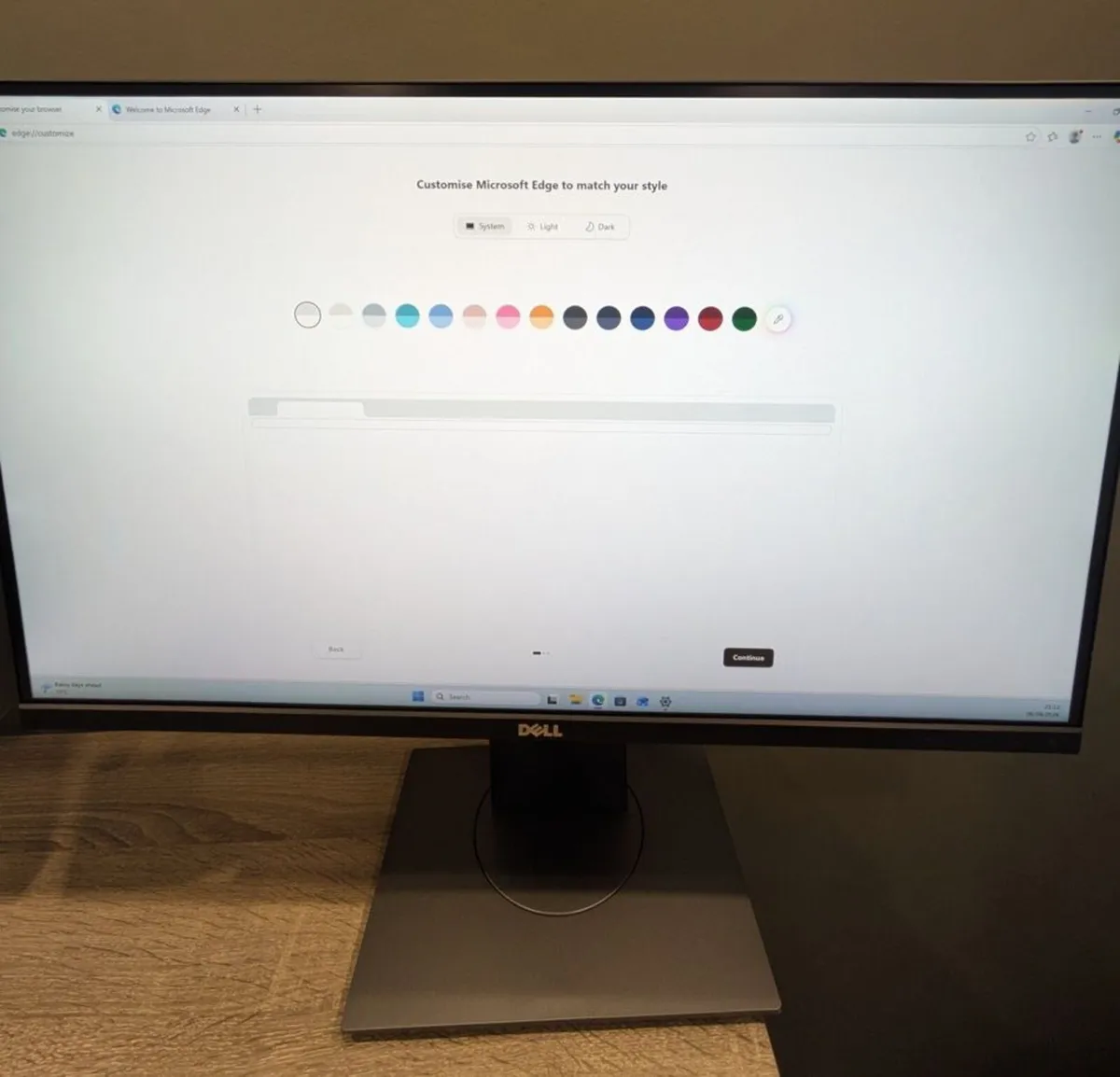 For spare or repair Dell Ultrasharp U2715H monitor - Image 2