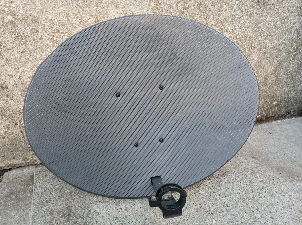 Satellite dish 75 cm elipse without receiver - Image 1