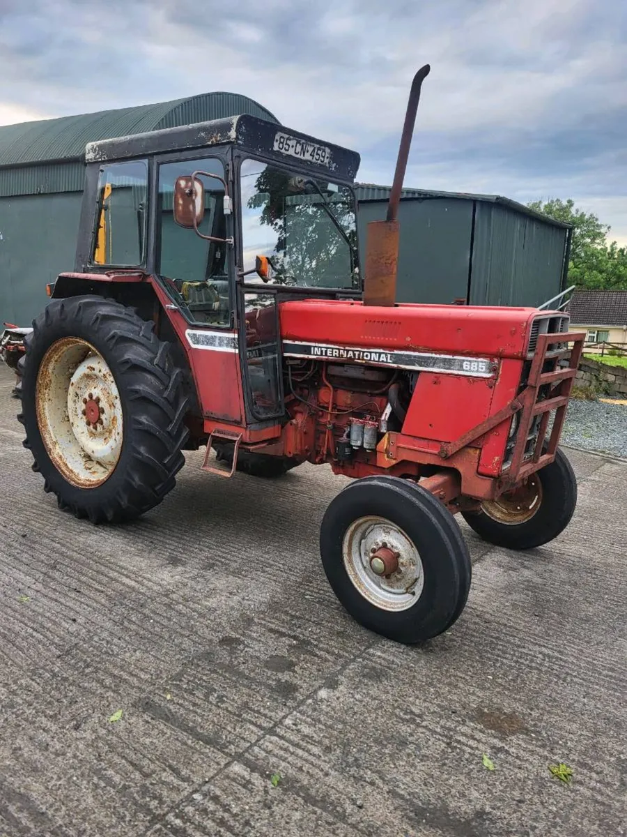International 685 - Image 1