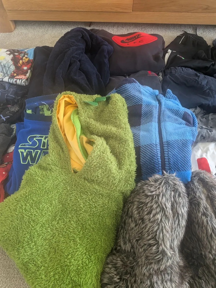 Boys clothes - Image 1