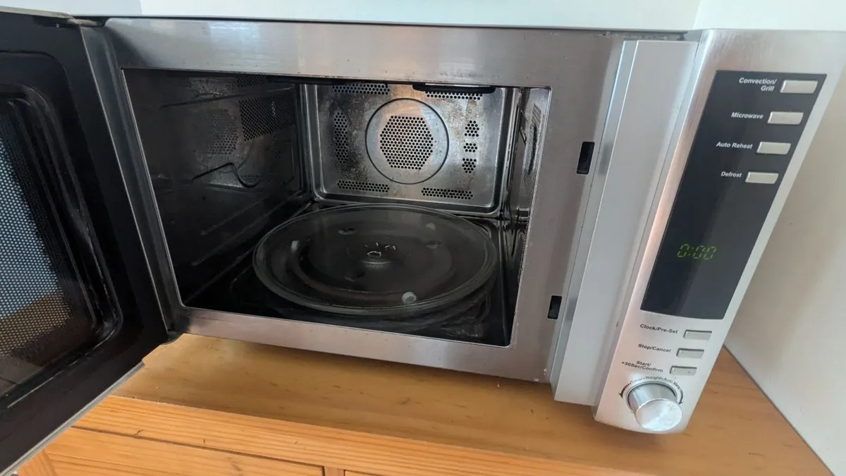Microwave oven - Image 3