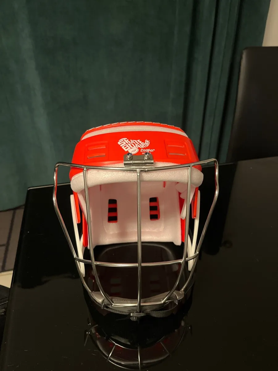 Cooper red skate boarder hurling helmet - Image 1