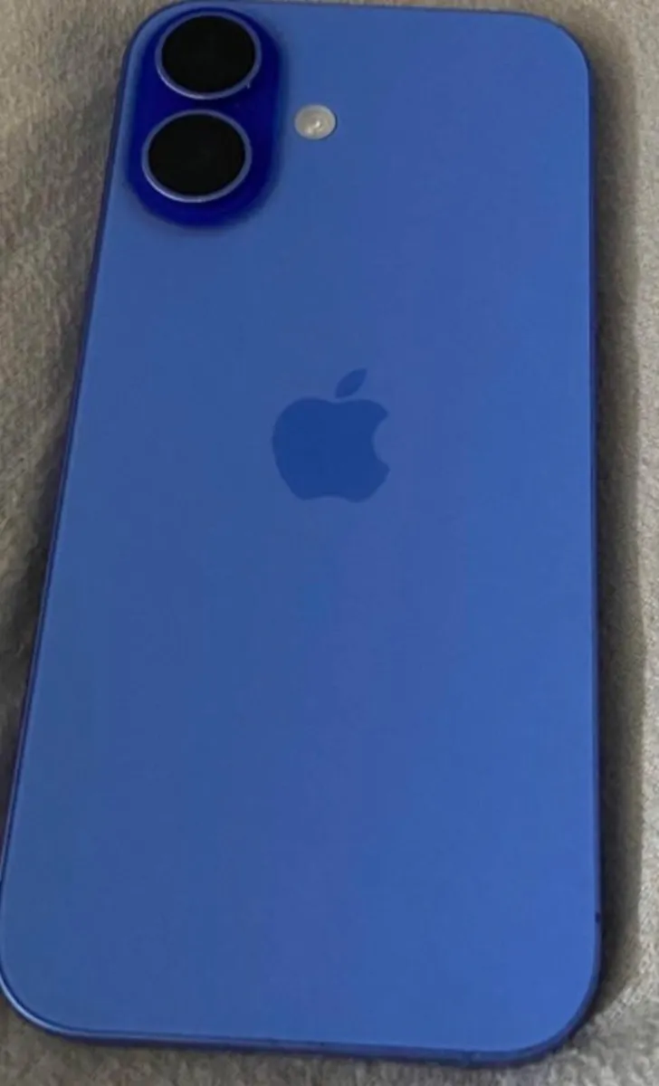 iPhone 16 - Image 3