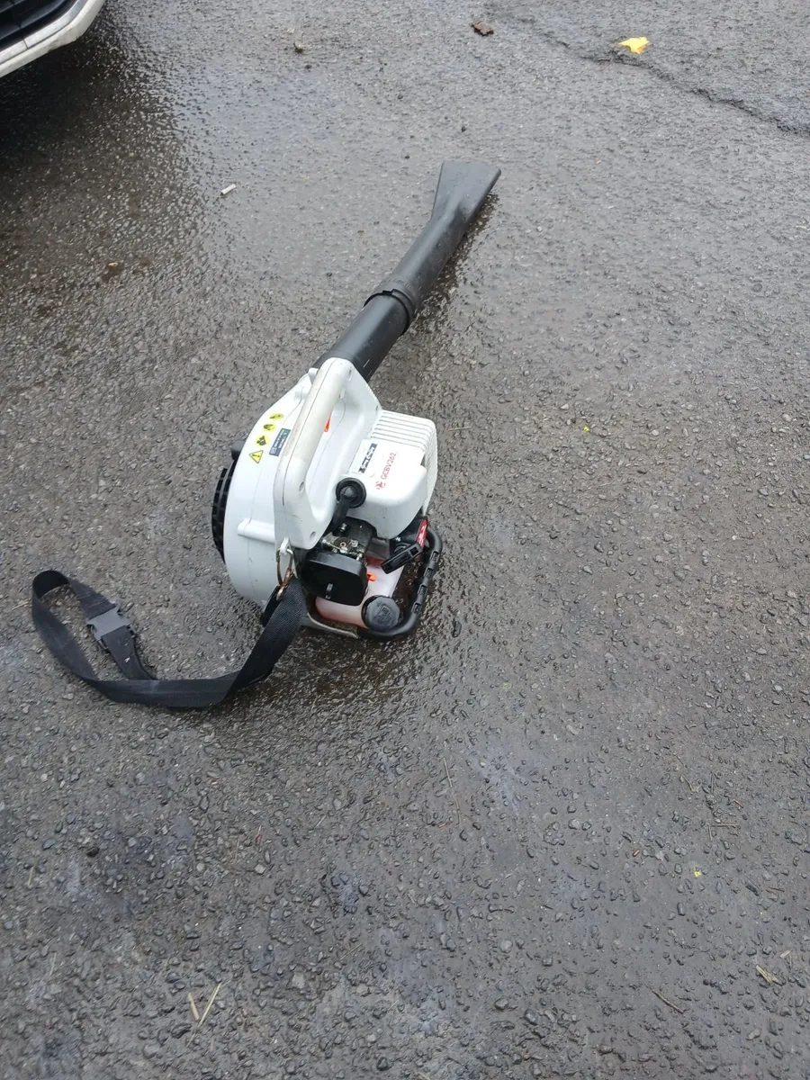 Leaf blower petrol working 100-percent - Image 3