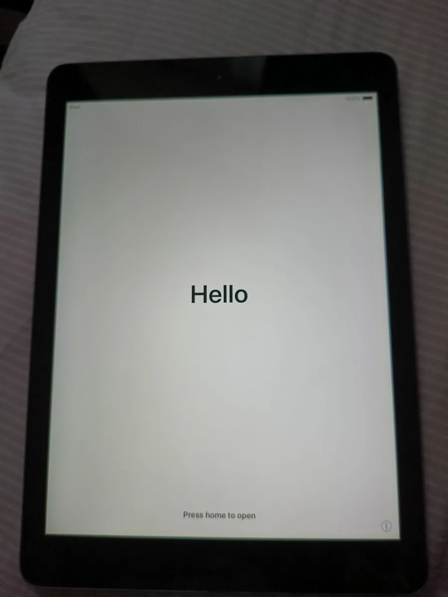 iPad Air - Image 1