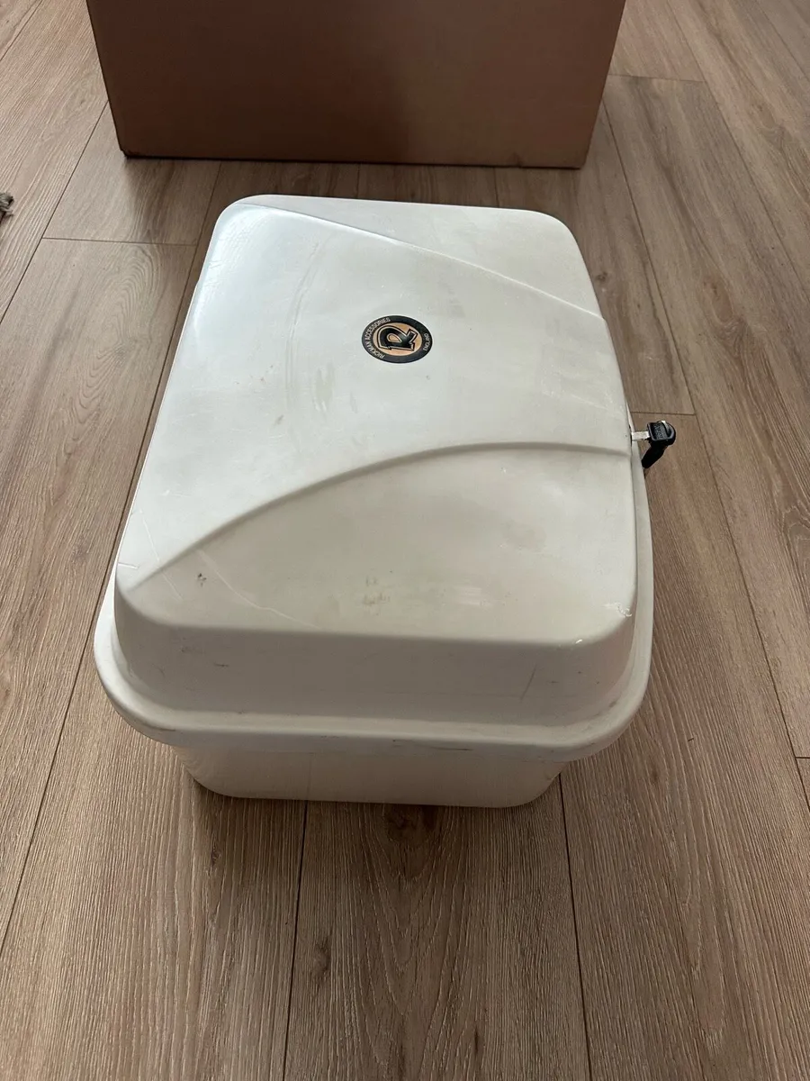 Honda cub Rickman Box - Image 2