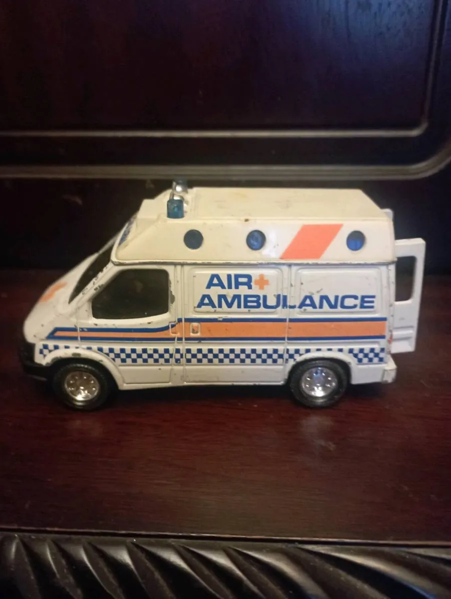 VINTAGE RARE FIND.1989 FORD TRANSIT AIR AMBULANCE - Image 2