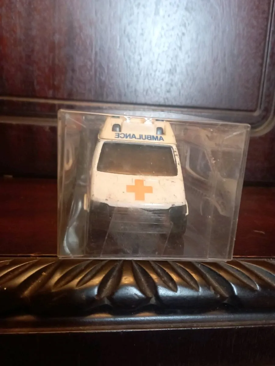 VINTAGE RARE FIND.1989 FORD TRANSIT AIR AMBULANCE - Image 3