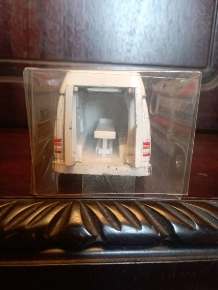 VINTAGE RARE FIND.1989 FORD TRANSIT AIR AMBULANCE - Image 4