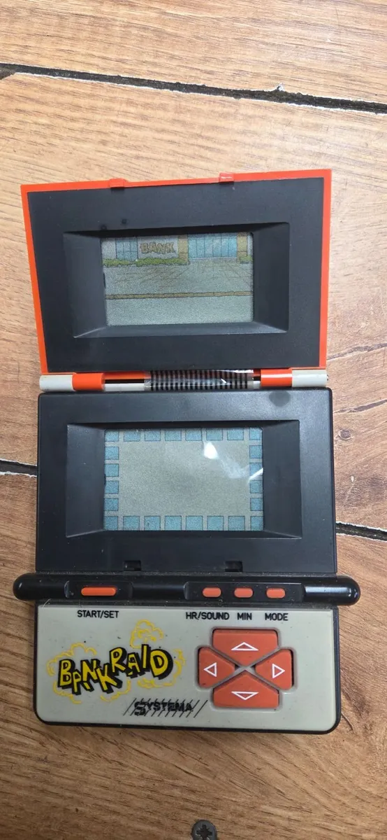 4 consoles game - Image 1
