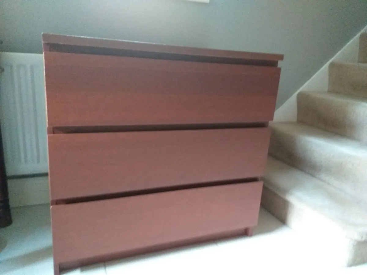 chest of drawers - Image 1