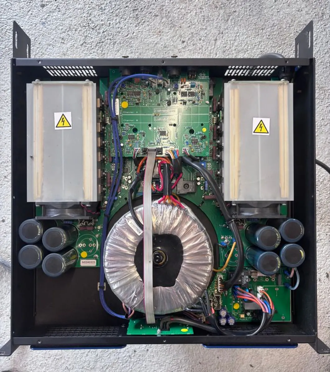 MC2 T2000 Amplifier - Image 3