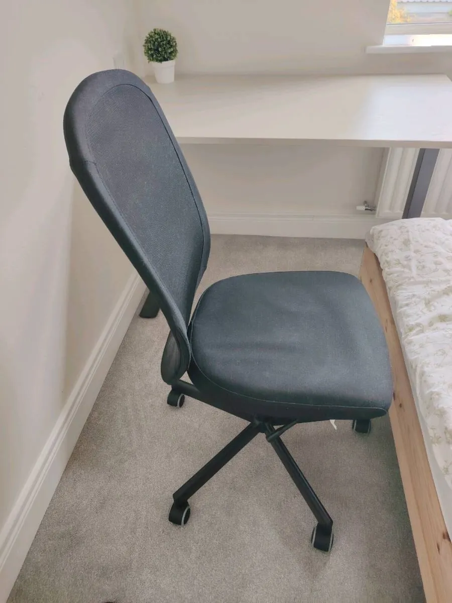 Office desk chair - Image 1