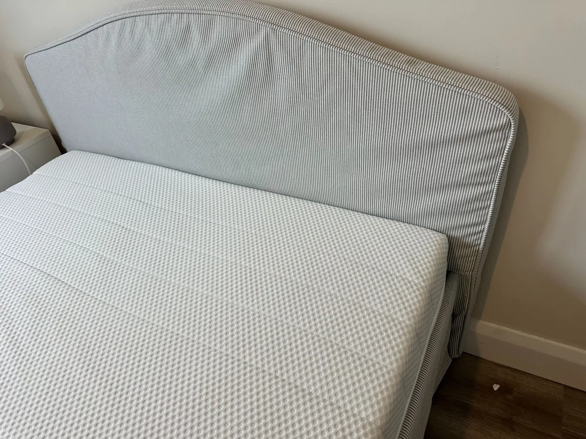 Bed & mattress - Image 4