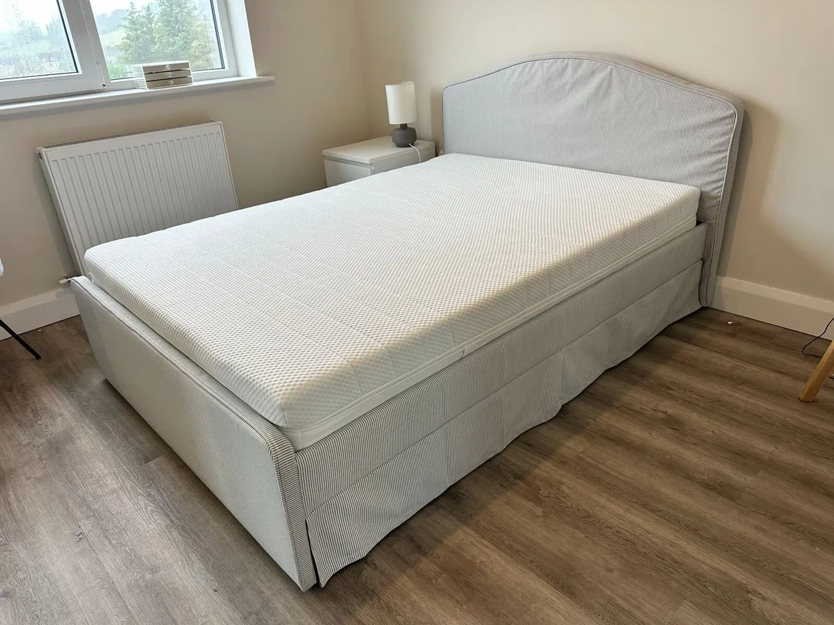 Bed & mattress - Image 2