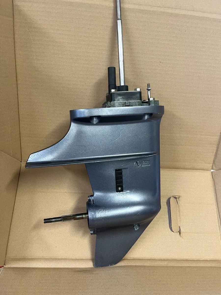 Yamaha 6-8hp 4 stroke long shaft lower unit - Image 1