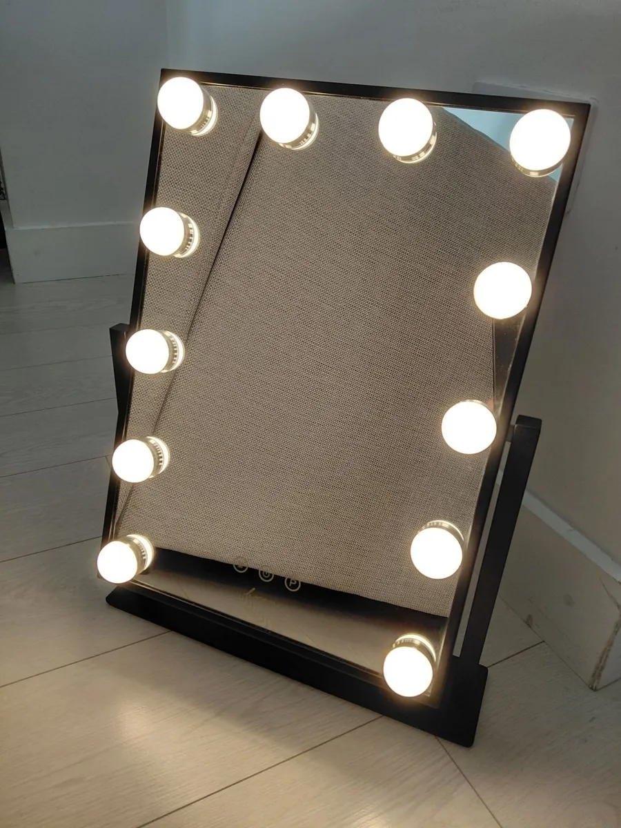 Makeup mirror - Image 3