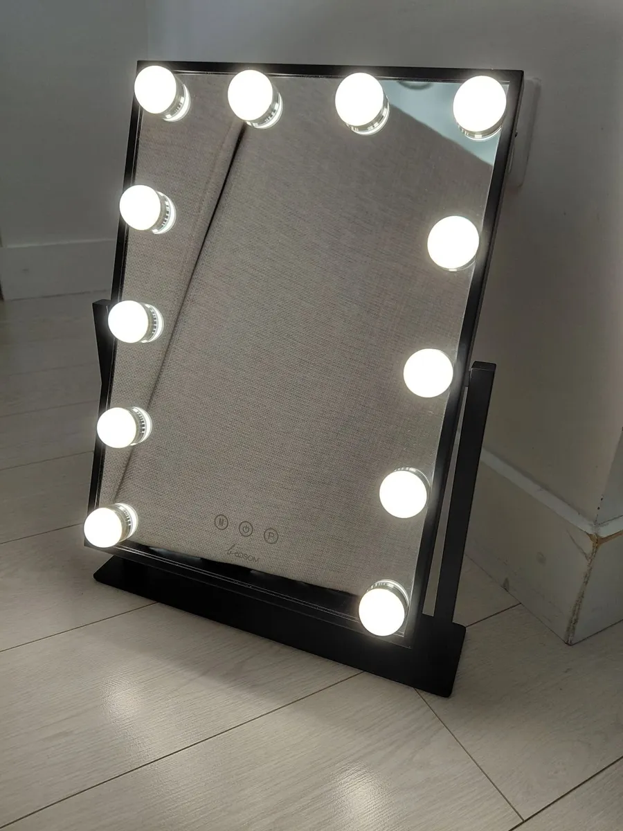 Makeup mirror - Image 2