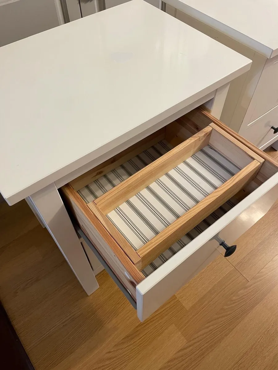2 Bedside lockers - Image 2