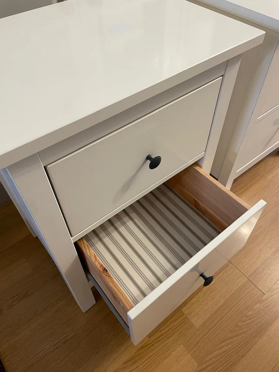 2 Bedside lockers - Image 3