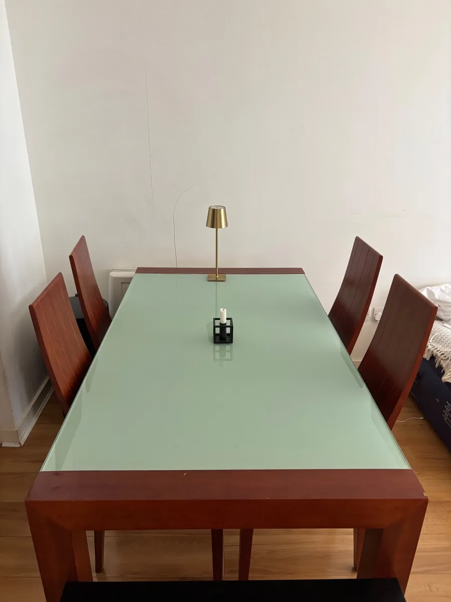 Table and chairs set for sale