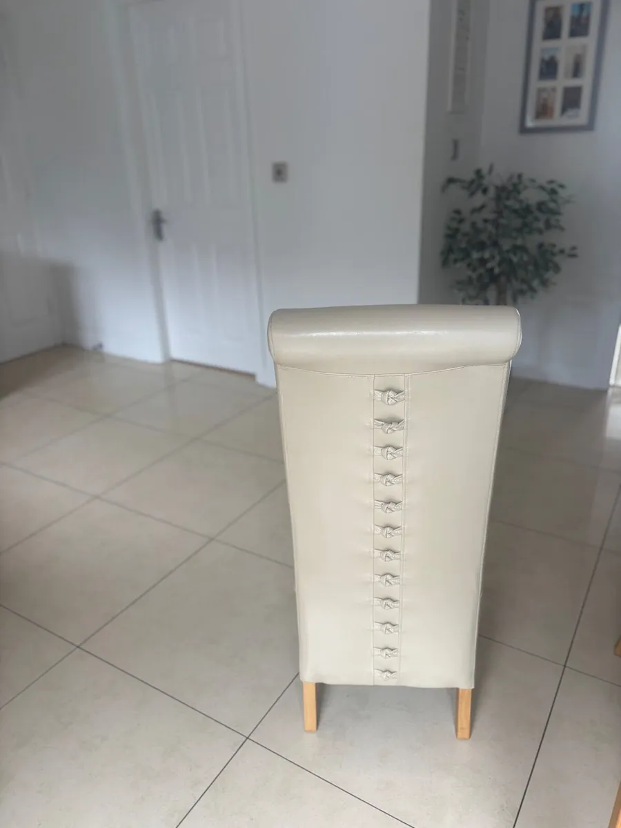 Dining chairs - Image 1